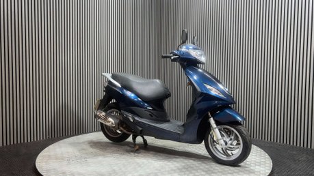 Piaggio Fly 2015 ONLY 8K RUNNING PROJECT SCOOTER SPARES OR REPAIR 125CC 3