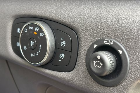 Ford Transit 350 Drw L3 165ps Crew Cab Tipper - 3.5t Towing Capacity / Air Con 31