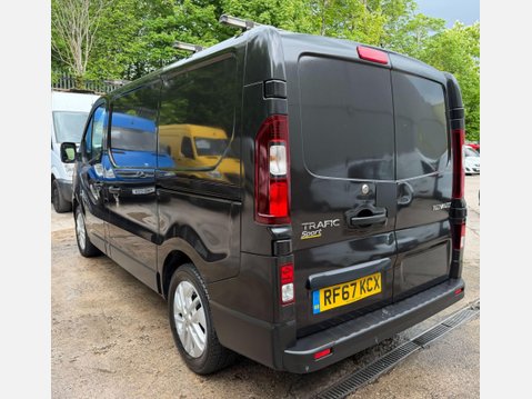 Renault Trafic 1.6 dCi ENERGY 27 Sport Nav Panel Van 5dr Diesel Manual SWB Standard Roof E 17
