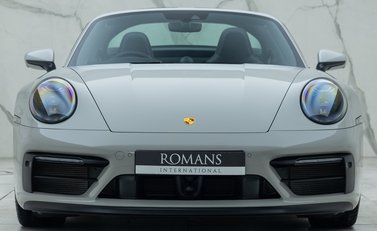 Porsche 911 Targa 4 GTS (992) 10