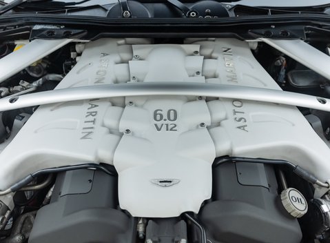 Aston Martin DBS V12 41