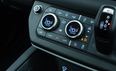 Land Rover Defender 110 D200 25