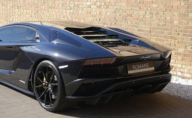 Lamborghini Aventador S 9