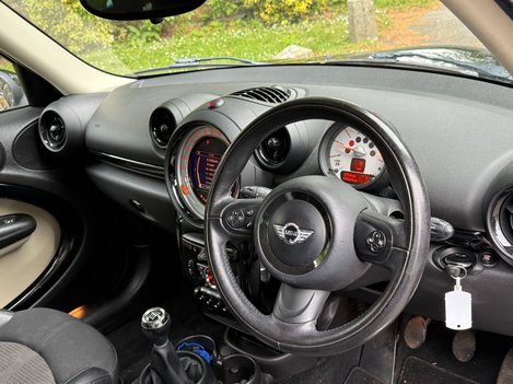 Mini Countryman COOPER D 3