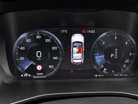 Volvo XC40 2.0 D4 First Edition SUV 5dr Diesel Auto AWD Euro 6 (s/s) (190 ps) 15