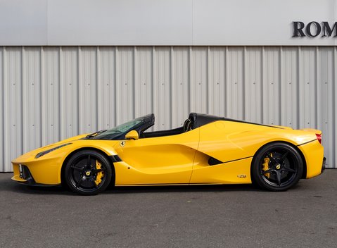 Ferrari LaFerrari Aperta 2