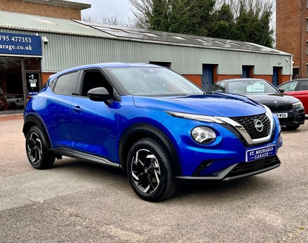 Nissan Juke 1.0 Juke N-Connecta DiG-T Semi-Auto 5dr 4