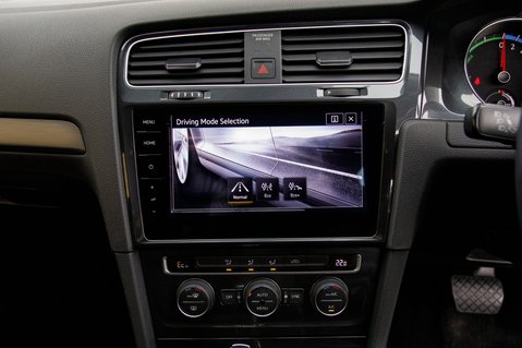Volkswagen Golf E-GOLF 26