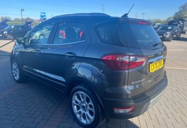 Ford Ecosport TITANIUM 9