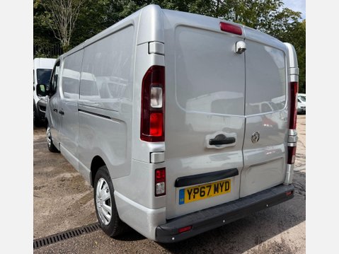 Vauxhall Vivaro 1.6 CDTi 2900 Sportive Panel Van 5dr Diesel Manual L2 H1 Euro 6 (120 ps) 17