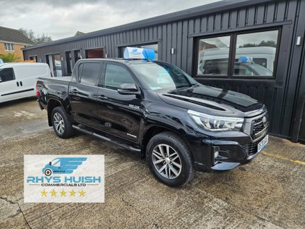 Toyota Hilux INVINCIBLE X 4WD D-4D DCB