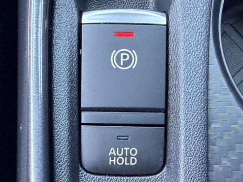 Nissan Juke 1.0 DiG-T 114 N-Connecta 5dr 29