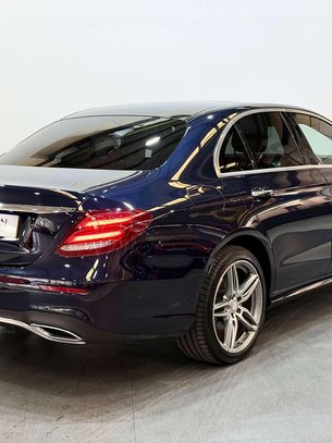 Mercedes-Benz E Class 2.0 E220d AMG Line (Premium) Saloon 4dr Diesel G-Tronic+ Euro 6 (s/s) (194 2