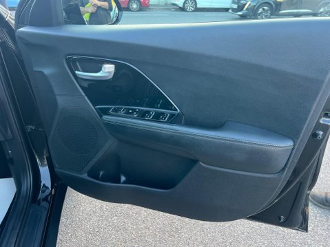 Kia Niro 1.6h GDi 2 DCT Euro 6 (s/s) 5dr 30