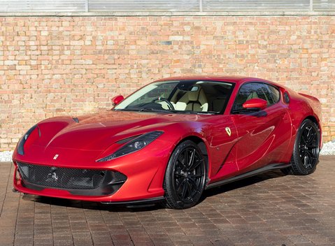 Ferrari 812 Superfast 6