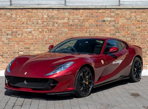 Ferrari 812 Superfast 6