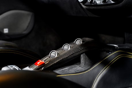 Ferrari 488 SPIDER. CARBON INTERIOR. PASSENGER DISPLAY. LIFT. CARPLAY. FRONT END PPF. 32