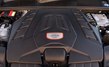 Porsche Cayenne Turbo 31
