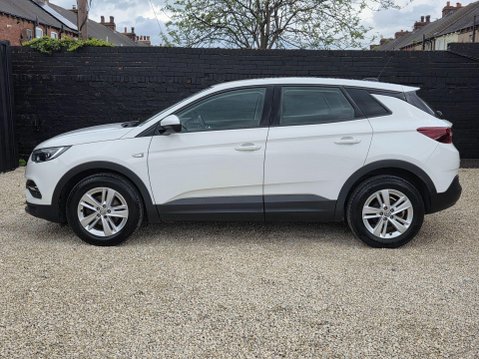 Vauxhall Grandland X 1.2 Turbo SE Euro 6 (s/s) 5dr 7