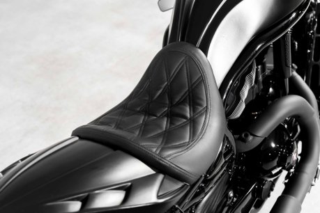 Harley-Davidson V-Rod VRSCDX NIGHT ROD SP 1250 14. BESPOKE ONE-OFF EXAMPLE. 400 SECTION REAR. 26
