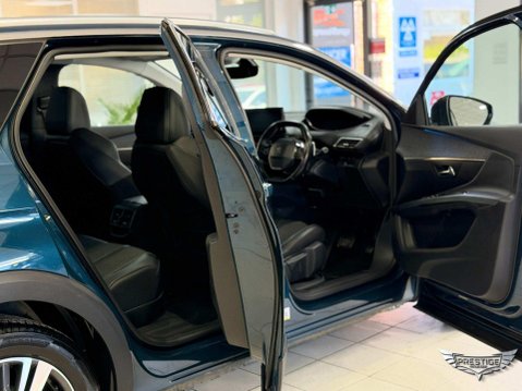 Peugeot 3008 1.6 13.2kWh Allure Premium e-EAT Euro 6 (s/s) 5dr 47