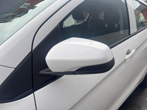 Vauxhall Viva 1.0i SE Euro 6 5dr (a/c) 30