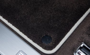 Bentley Bentayga V8 First Edition LHD 35