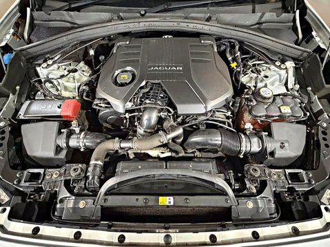 Jaguar F-Pace V6 SPORT AWD 11
