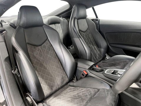Audi TT 2.0 TFSI 45 S line Coupe 3dr Petrol S Tronic Euro 6 (s/s) (245 ps) Air Con 11