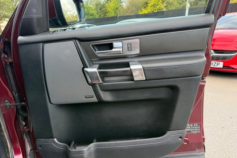 Land Rover Discovery SDV6 SE TECH - 11 SERVICES RECORDED INC CAMBELT CHANGE 35
