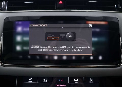 Land Rover Range Rover Evoque 2.0 Range Rover Evoque R-Dynamic SE Auto 4WD 5dr 30