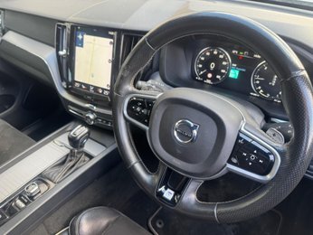 Volvo XC60 2.0 D5 PowerPulse R-Design Auto AWD Euro 6 (s/s) 5dr