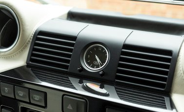 Land Rover Defender 90 Autobiography Edition 18