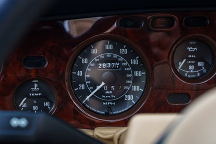 Aston Martin V8 Volante EFi 20