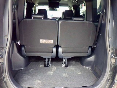 Toyota Esquire Hybrid Hybrid Gi 19