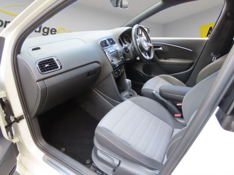 Volkswagen Polo 1.0 TSI R-Line DSG Euro 6 (s/s) 5dr 12