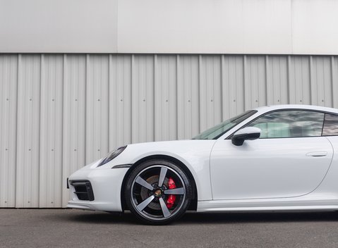 Porsche 911 (992) Carrera 4S 27