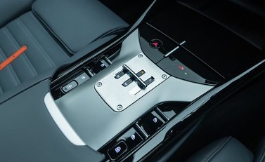 Ferrari Purosangue V12 31