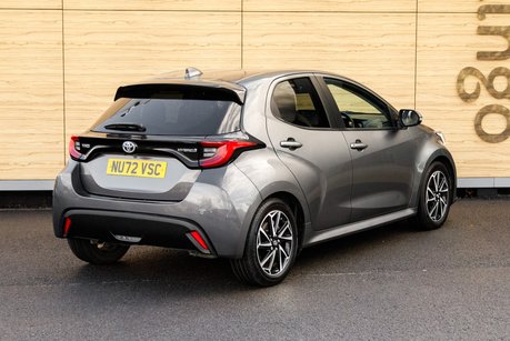 Toyota Yaris DESIGN FHEV