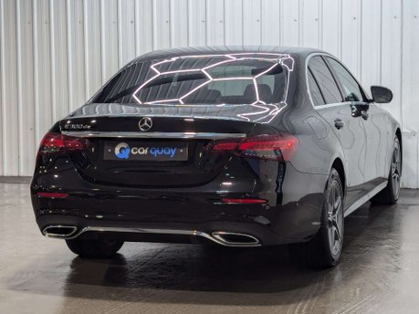 Mercedes-Benz E Class 2.0 E 300 AMG Line de Auto 4dr 39