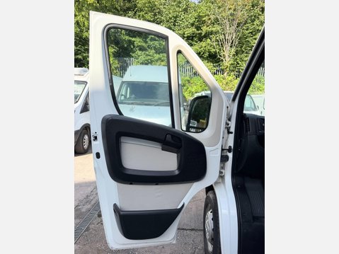 Peugeot Boxer 2.0 BlueHDi 335 Professional Panel Van 5dr Diesel Manual L2 H2 Euro 6 (130 41