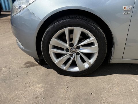 Vauxhall Insignia 2.0 CDTi SRi Nav Auto Euro 5 5dr 22
