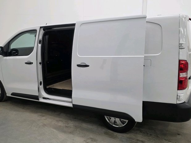 Vauxhall Vivaro Vauxhall Vivaro L2 Diesel 2900 1.5d 100ps Dynamic H1 Van 14