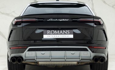 Lamborghini Urus 5