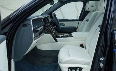 Rolls-Royce Cullinan BLACK BADGE 22