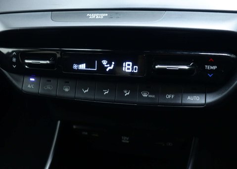 Hyundai BAYON 1.0 T-GDi MHEV Premium SUV 5dr Petrol Hybrid DCT Euro 6 (s/s) (100 ps) 32