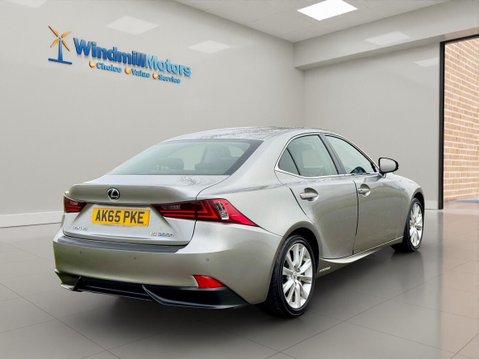 Lexus Is 2.5 300h Executive Edition E-CVT Euro 6 (s/s) 4dr 10
