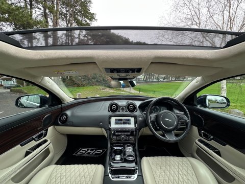 Jaguar XJ 3.0d V6 Portfolio Saloon 4dr Diesel Auto Euro 6 (s/s) (300 ps) 3
