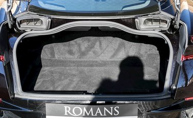 Aston Martin DB11 Launch Edition 24