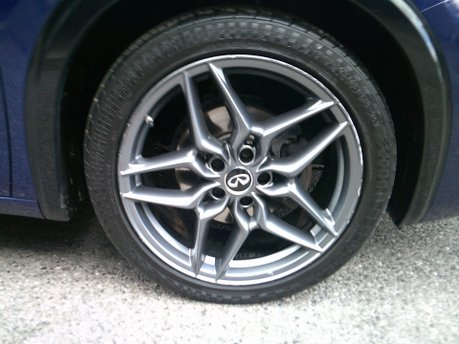 Infiniti Q30 SPORT TECH only 32,000 MILES FROM NEW 10